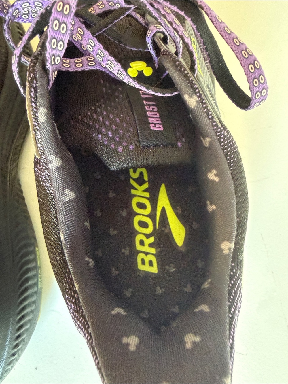 Brooks Women’s Ghost 17 RunDisney Halloween Half Marathon Running Shoes Size 9 - Picture 5 of 9